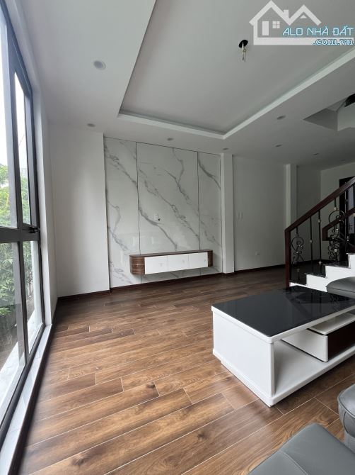 Bán nhà Lai Xá ô tô đỗ cửa 40m2 4 tầng mặt tiền 4m vuông đẹp nội thất như hình 4 tỷ 5 - 3