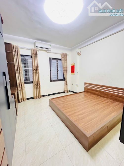 Trâu Quỳ- 5 tầng mới koong - 4tỷ8 - oto đỗ cửa  - đủ công năng - gần hvnn, vin1,.. - 3