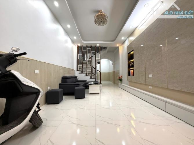 CẦU GIẤY – TRUNG TÂM SẦM UẤT – OTO VÀO NHÀ – LÔ GÓC 3 THOÁNG – 42M² – 4 TẦNG – 15,6 TỶ - 3