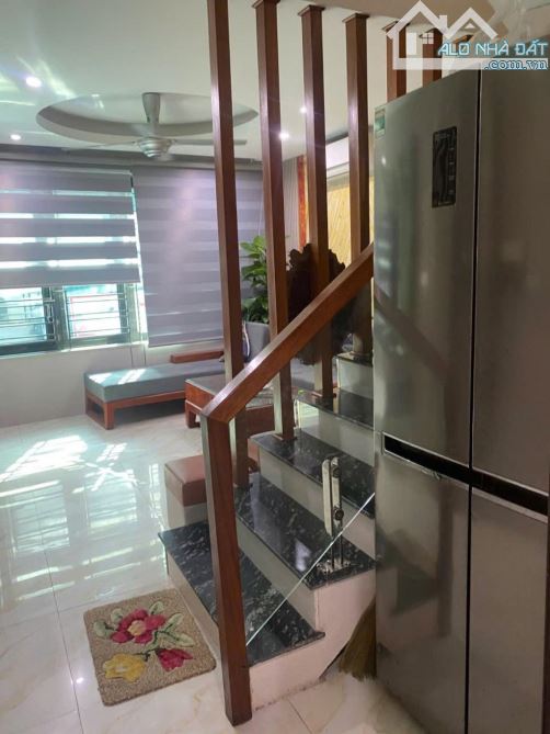 - Bán nhà Trần Cung, ngõ ô tô, nội thất xịn sò, sát phố, 35m2, 9.3 tỷ. - 3