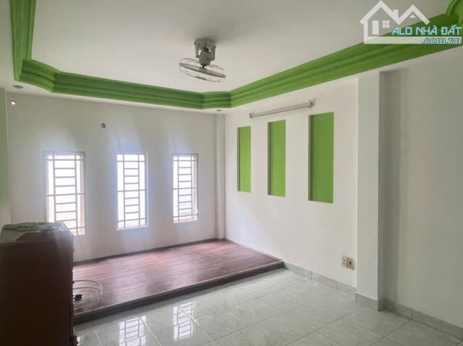 NGAY CHỢ PHÚ NHUẬN - 4 TẦNG BTCT - VUÔNG VỨC - NỞ HẬU - DT 40M2 - 7.3 TỶ TL. - 3