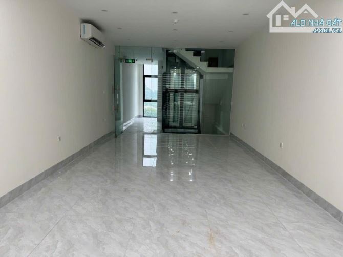 TOÀ NHÀ VĂN PHÒNG 8 TẦNG - THANG MÁY XÂY MỚI  - 2 MẶT THOÁNG - PHÂN LÔ - VỈA HÈ - Ô TÔ TRÁ - 3