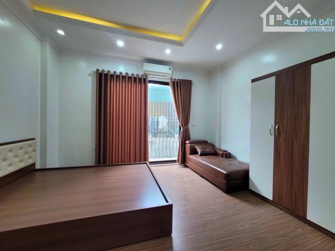 Bán nhà Thạch Bàn, 35m2, mt4m, nở hậu, giá chào 5.75 tỷ - 3