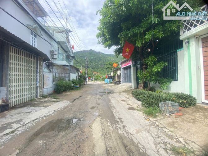 Nhà 3 tầng Phước Đồng Nha Trang dt 113.7m2 đường oto 12m giá 4ty5 - 3