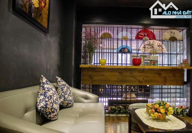 Bán Hotel - Mặt tiền Lê Thánh Tôn, p.Bến Nghé,Q1- DT: 4,5mx21m -Giá: 115 Tỷ -HĐT: 250tr/th - 3
