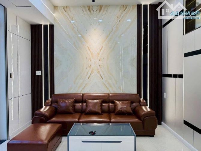 Nhà 3 tầng đường THẠNH XUÂN 33 Q12 -4pn hơn 5 tỷ - 3