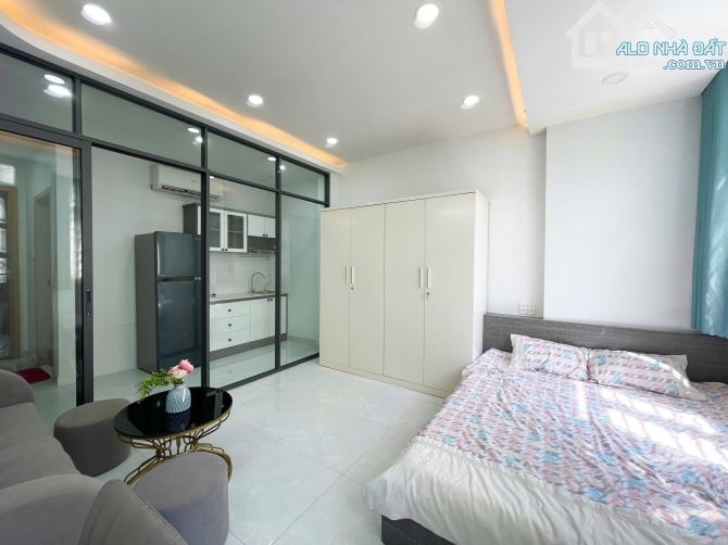Phòng tách bếp cửa thoáng full nội thất - 3