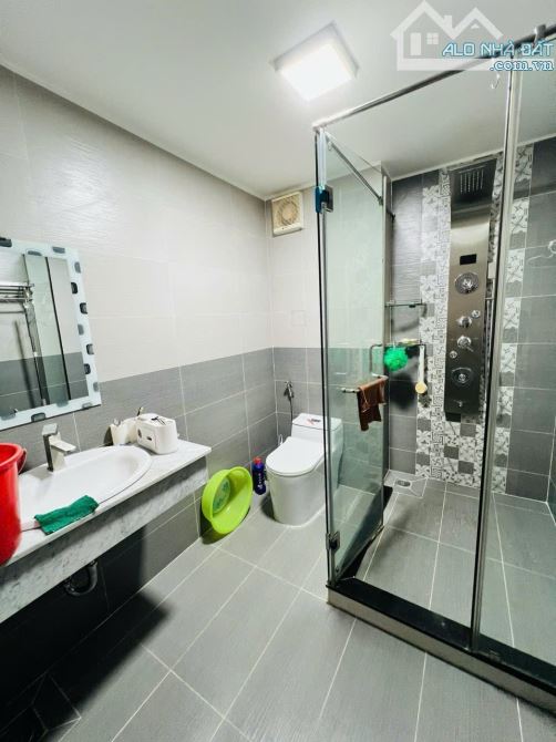 Khu Vip chợ vải Phú Thọ Hòa dt 4.8x22, 5 Tầng giá 13 tỷ 9 tl - 2