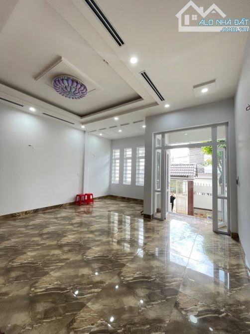 NHÀ 1 TRỆT 3 MÊ + TẦNG HẦM ĐƯỜNG LÝ CHÍNH THẮNG - KHU METRO - 3