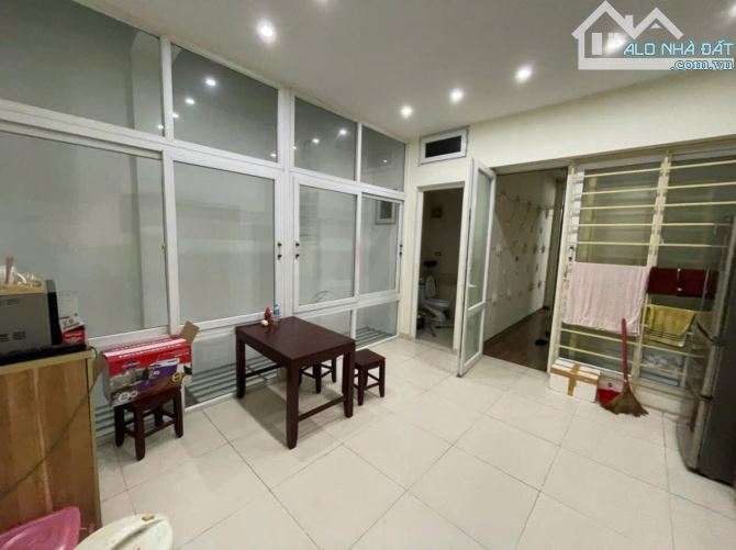 Bán Gấp Nhà MP Trung Kính. 90m. Mặt Tiền 5,2m. Vỉa hè 5m, 2 thoáng. Kd đỉnh,Giá tốt - 3