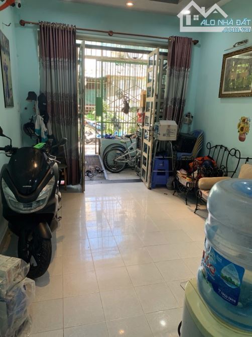 SÁT MẶT TIỀN NGAY CHỢ THỦ ĐỨC -  VÕ VĂN NGÂN - HẺM Ô TÔ - 50m2 x 2 TẦNG - 4.x TỶ - 3