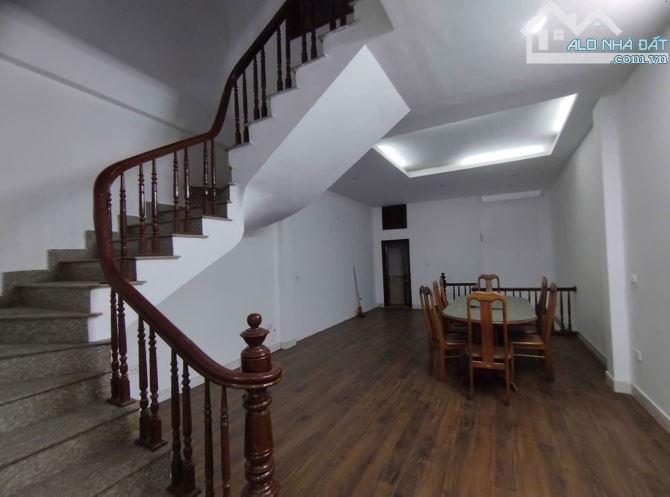 Bán nhà mặt ngõ phố Phúc Hoa, phân lô ô tô tránh, vào nhà, dân xây chắc nịch, đẹp keng. - 3