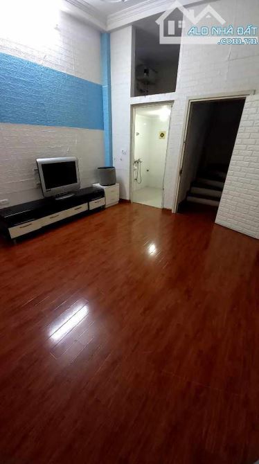Cho thuê nhà riêng trong Ngõ 192 Lê Trọng Tấn, Thanh Xuân. 35m2 x5 giá 9tr5. - 3