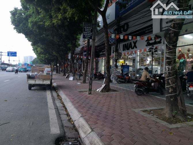 Bán đất mặt phố Ngọc Hồi Hoàng Mai 804m2, mặt tiền 25m. Giá 145 tỷ Thương lượng