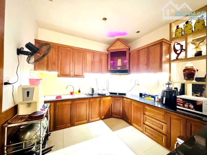 BÁN NHÀ SAU LƯNG MT TRẦN PHÚ- 110M2- NGANG 12M- NỞ HẬU- 3 BƯỚC TỚI ĐƯỜNG CHÍNH. - 4