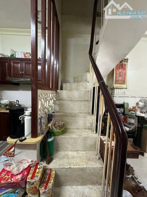 Nhà đẹp 4 tầng, 3 phòng ngủ - Hẻm ô tô - Nguyễn Biểu, Q5  (Hơn 6 tỷ xíu) - 4