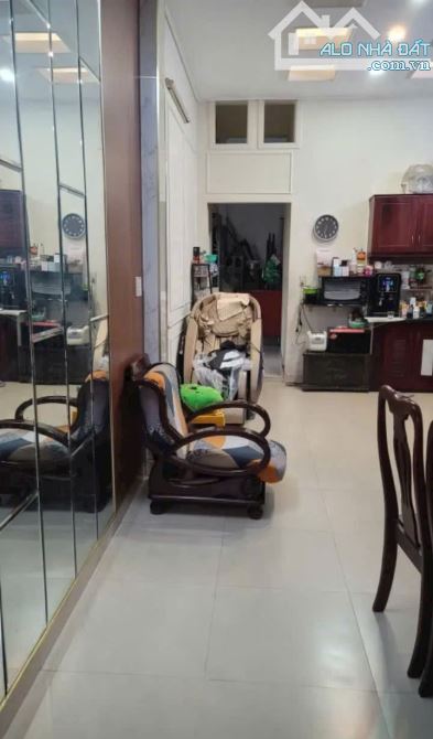 NHÀ BÁN HÊM ÔTÔ GẦN ÂU CƠ - KẾ BÀU CÁT - 4 TẦNG - 100M2. 10 TỶ NHỈNH - 4