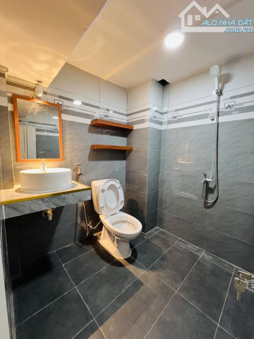 Rượu Mao Đài Phố Tây – Nhỏ nhưng sang, vị nồng đậm, quý hiếm → Nhà 4 tầng BT chỉ hơn 5 tỷ. - 4