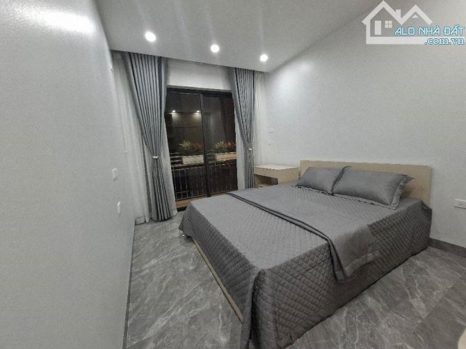 NGỌC THỤY PHÂN LÔ NHÀ 7 TẦNG THANG MÁY. Ô TÔ 7 CHỖ. Ô TÔ TRÁNH. 16.2 TỶ - 4