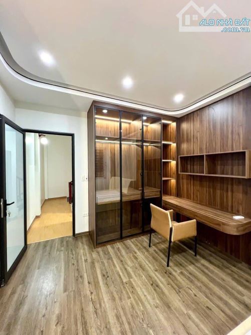 Bán nhà ngõ 20 Hồ Tùng Mậu, 40m2, 5 tầng, lô góc 3 mặt thoáng, nhỉnh 8 tỷ - 4