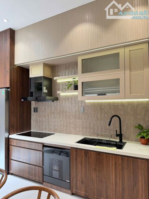 NHÀ MẶT TIỀN TRẦN CỪ FULL NỘI THẤT MỚI 100% (4mx19m) 3 PHÒNG NGỦ, GẦN KHU BẢO TÀNG CAFE - 4