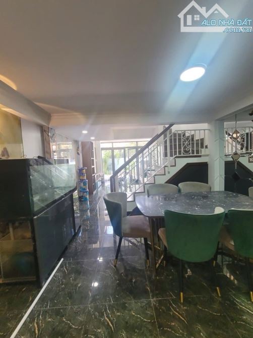 BÁN NHÀ NGAY NGÃ 6 CẦU VƯỢT GÒ VẤP - 3 TẦNG - 4.5Mx15M - NHỈNH 6 TỶ - 4