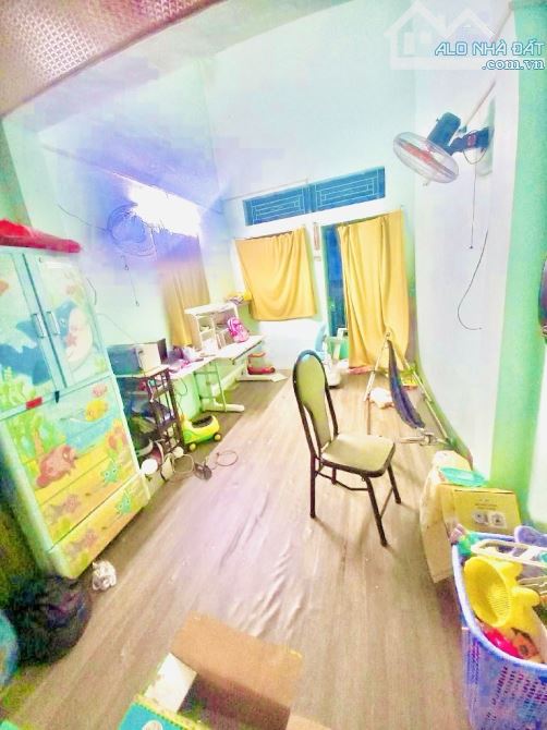 BÁN NHÀ HẺM 132 HOÀI THANH, P.14, QUẬN 8, 40M2 - 4