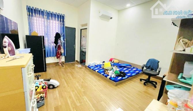 💥NHÀ LÊ VĂN KHƯƠNG Q12 🚗Ô TÔ ĐỖ CỬA – NGANG ĐỈNH HƠN 5M - NHÀ ĐẸP 3PN Ở NGAY, CĂN CUỐI C - 4