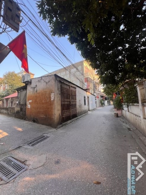 54m đất, ngay Phố Việt Hưng , Nhỉnh 7 tỷ ô tô vào đất , ngõ thông tứ phía - 4