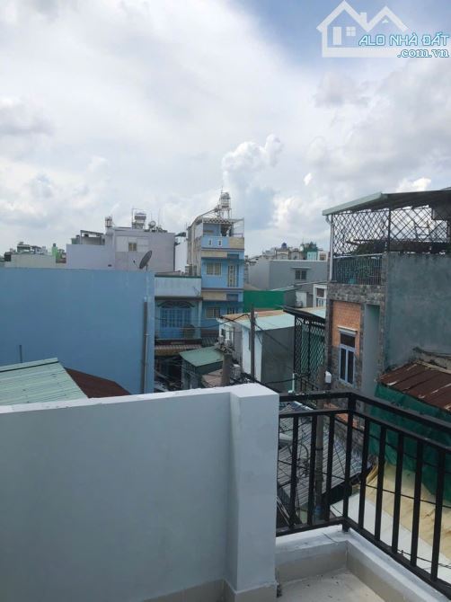 💥Chủ Giảm Chào 2.38 Tỷ ( TL ) 💥 🏡Bán nhà HXH Tân Hoà Đông - 18m2 - 3 Tầng , 2pn 🏡 - 4