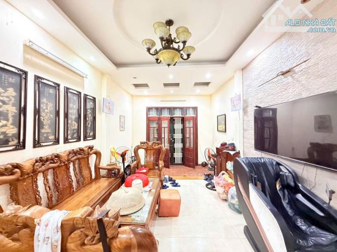 bán nhà Ngõ 127 Hào Nam, Đống Đa, Ngõ 2,5m DT 42m, 4 Tầng, MT 4.1m 🧧Gia 8.9 Tỷ - 4