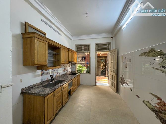 Bán nhà Phan Đình Giót, ngõ thông ô tô qua nhà, 35m² - 8,85 tỷ. - 4