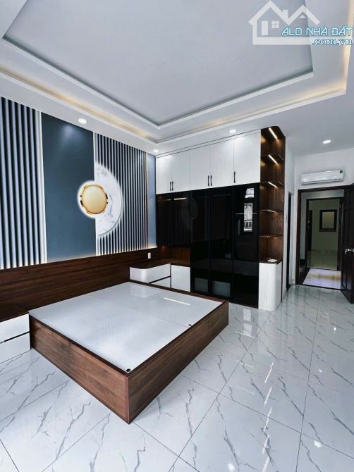 NHÀ ĐẸP MUA Ở LIỀN HẺM 5M GẦN MT NGUYỄN SƠN  4X15M2 XÂY FULL 3 TẦNG BTCT GIÁ 6.1 TỶ - 4