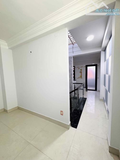 Bán nhà CN full 104m2 MT Tú Xương, Quận 3. Giá 6tỷ180/ 7x14,8 - Đang thuê khoán 34 triệu - 4
