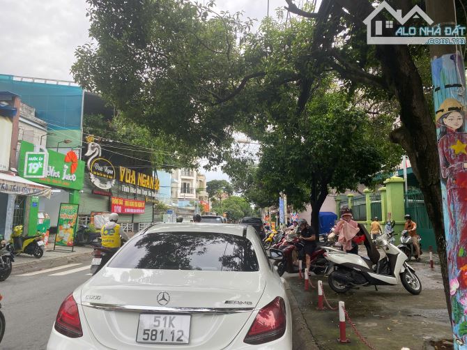Bán Góc 2MT, 1T3L mặt tiền Quang Trung, sát Coopmart, Hiệp Phú. 210m2/23.5 tỷ - 4