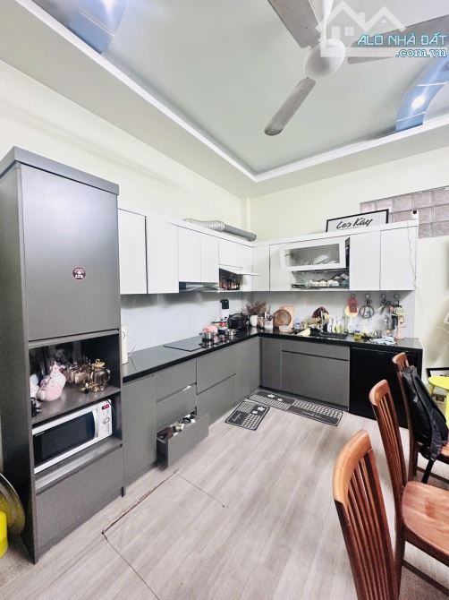 Nhà phân lô Xuân Đỉnh – 5 tầng đẹp, ở ngay, ngõ thông, giá chỉ 180 triệu/m² - 4