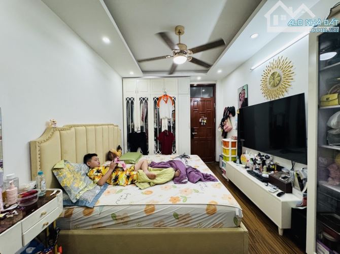 BÁN NHÀ MINH KHAI, 15M RA MẶT PHỐ MINH KHAI, Ô TÔ DỪNG ĐỖ, DT 48M2, GIÁ 9.6 TỶ - 4