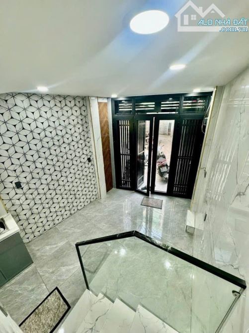 NHÀ MỚI, NGAY ÂU CƠ – TRƯỚC NHÀ 7M – 3 TẦNG – DT 36M² – CHỈ NHỈNH 2 TỶ - 4