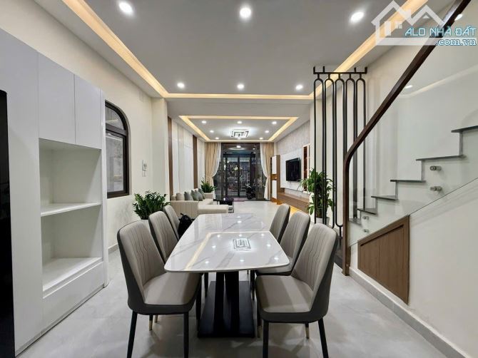 SIÊU PHẨM MẶT TIỀN ĐƯỜNG TRẦN BÁ GIAO - 4