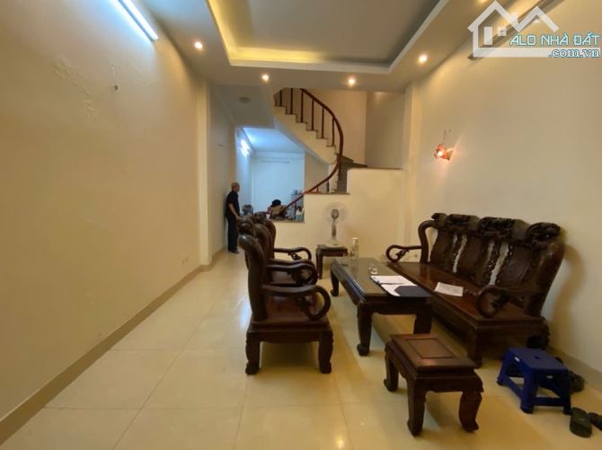 Bán nhà Vườn Hoa mùng 1/6, nhà thờ Thái Hà, gần ô tô dừng đỗ ngày đêm, 64m2, 12 tỷ 8 - 4