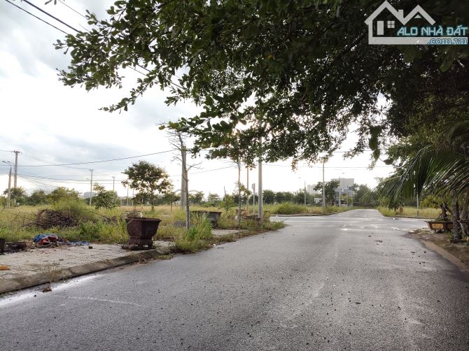 Bán đất ngọc dương riverside, DT 100m2, giá 2.75 tỷ, đường 7.5m thông lạc long quân, - 4