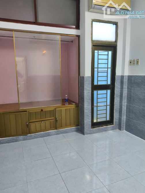 Nhà Lạc Long Quân, Tân Bình, 42m2, 2 Tầng, 3 PN, Khai Thác Dòng Tiền 8.5tr, Chỉ 4 Tỷ 2 - 4