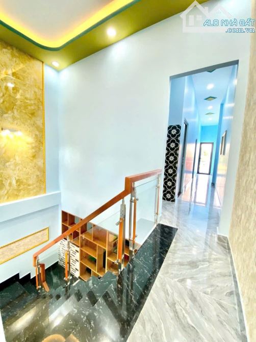 NHÀ ĐẸP MỚI XÂY GẦN CHỢ HÓC MÔN - 4
