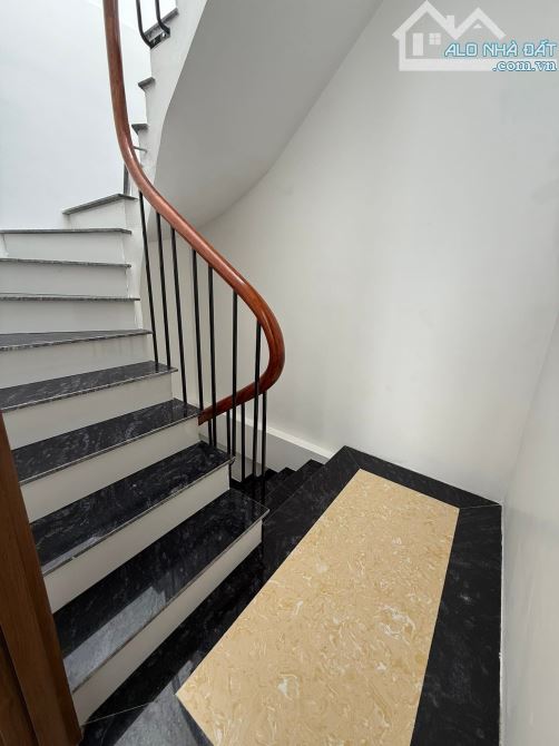 GẦN PHỐ -TRƯỚC NHÀ NGÕ RỘNG 4M - NHÀ CỰC ĐẸP PHUN NỘI THẤT PHỐ BẠCH MAI   28m -5 tầng -7,0 - 4