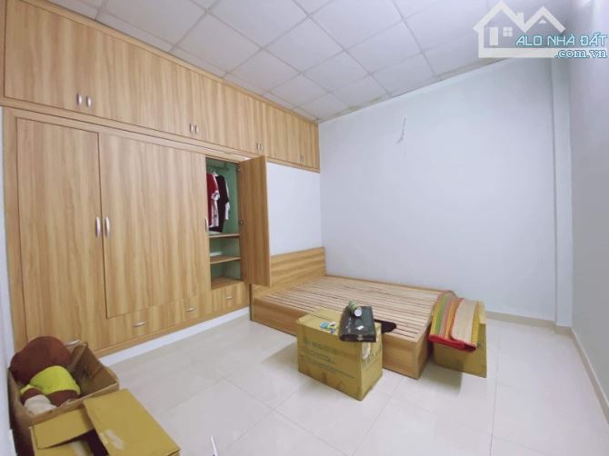 Bán Gấp nhà đường Quốc Lộ 13 - 100m² ( 5.4m x 19m ) - Hẻm xe hơi - Nhỉnh 9 tỷ xíu xíu - 4