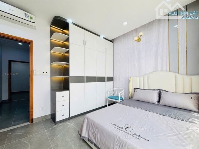 Nhà đẹp gần Sân bay- 4 tầng- DT 9X 10m, nở hậu- full nội thất- xe hơi tận cửa- giá tốt - 4