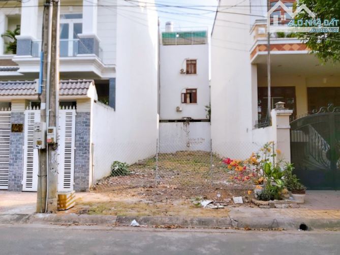ĐẤT NGỘP HẠ GIÁ CÒN 2 TỶ 2 LÔ 90m2 NGAY KHU D2D CÁCH SB LONG THÀNH CHỈ 5 KM - 4