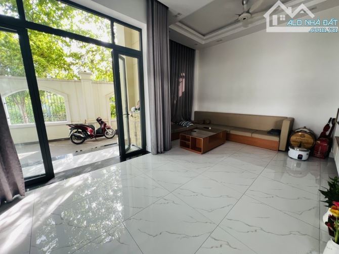Bán biệt thự khu ven sông • Bình Thạnh - 184m2 - 4 tầng - 4