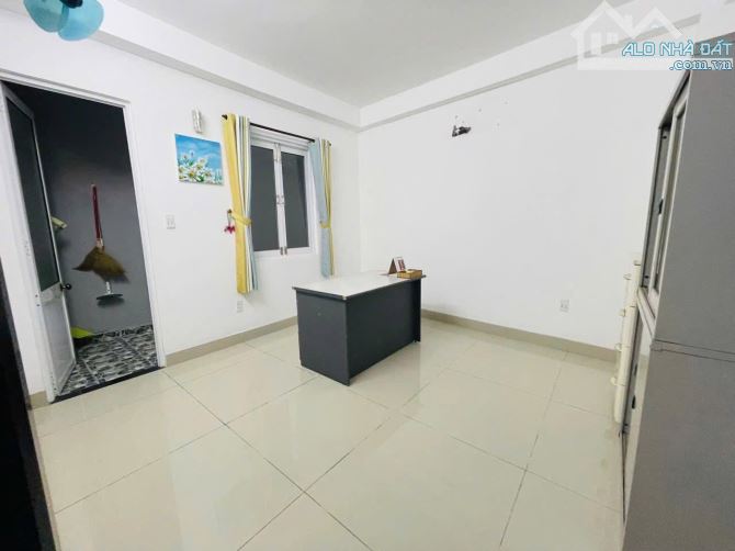 🏠Cho Thuê Nhà Sau Lưng Nhà Mặt Tiền Hoàng Diệu, Hải Châu, ĐN --- • Diện tích đất 100m2 - 4