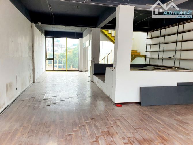 Bán nhà phố Hào Nam - 170m2 - 4 tầng - MT rộng hơn 7m - xây tòa khách sạn, văn phòng tuyệt - 4